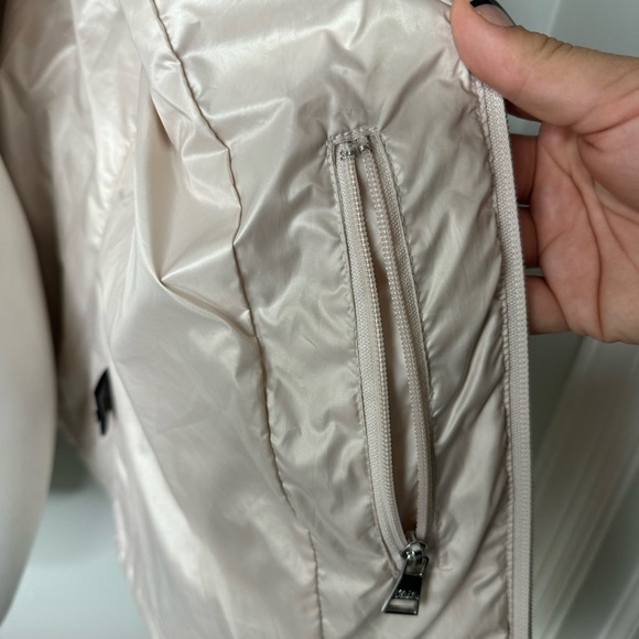 Karl lagerfeld off white zip up puffer, puffed collar adjustable waist size L - Picture 7 of 10